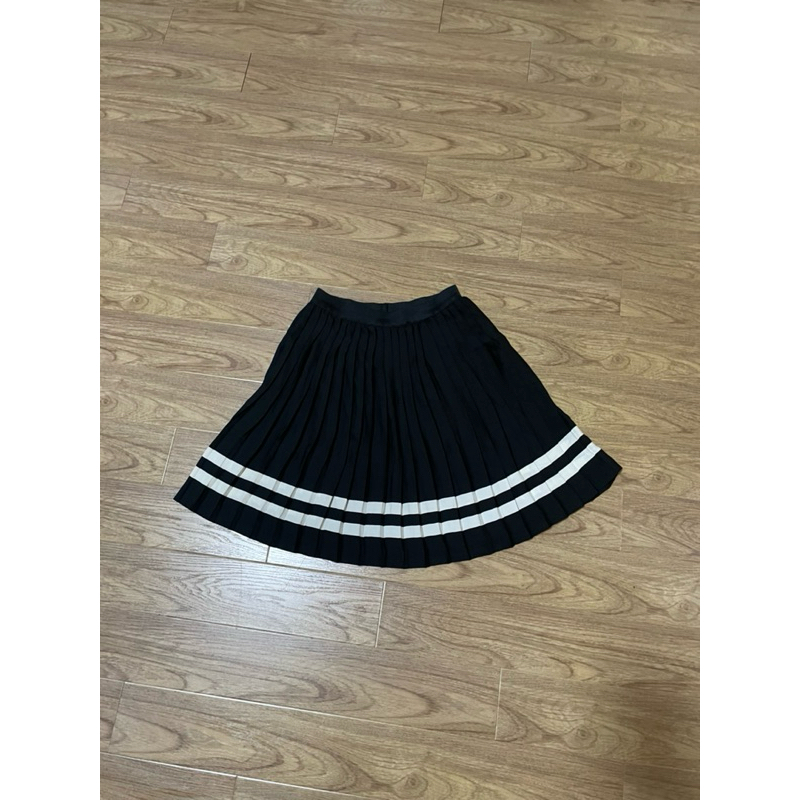 Chân váy size 34 H&M, cam kết 100% chính hãng,like 99%