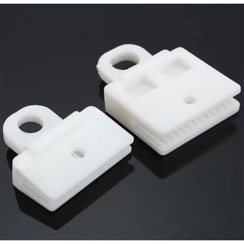 Kẹp nhựa đỡ kính cánh cửa ô tô