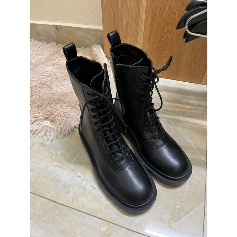 Boots charles & kieth auth size 35