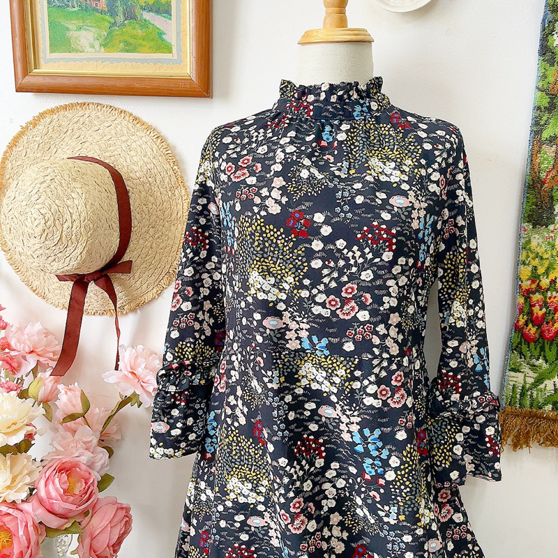 Đầm midi hoa nhí tay lỡ Hàn