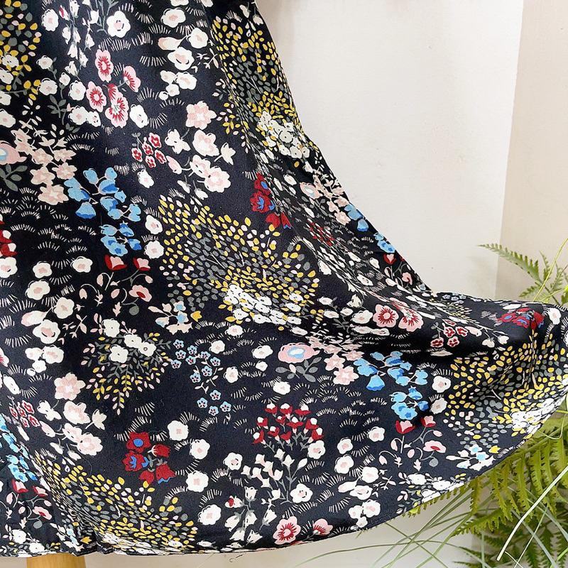 Đầm midi hoa nhí tay lỡ Hàn