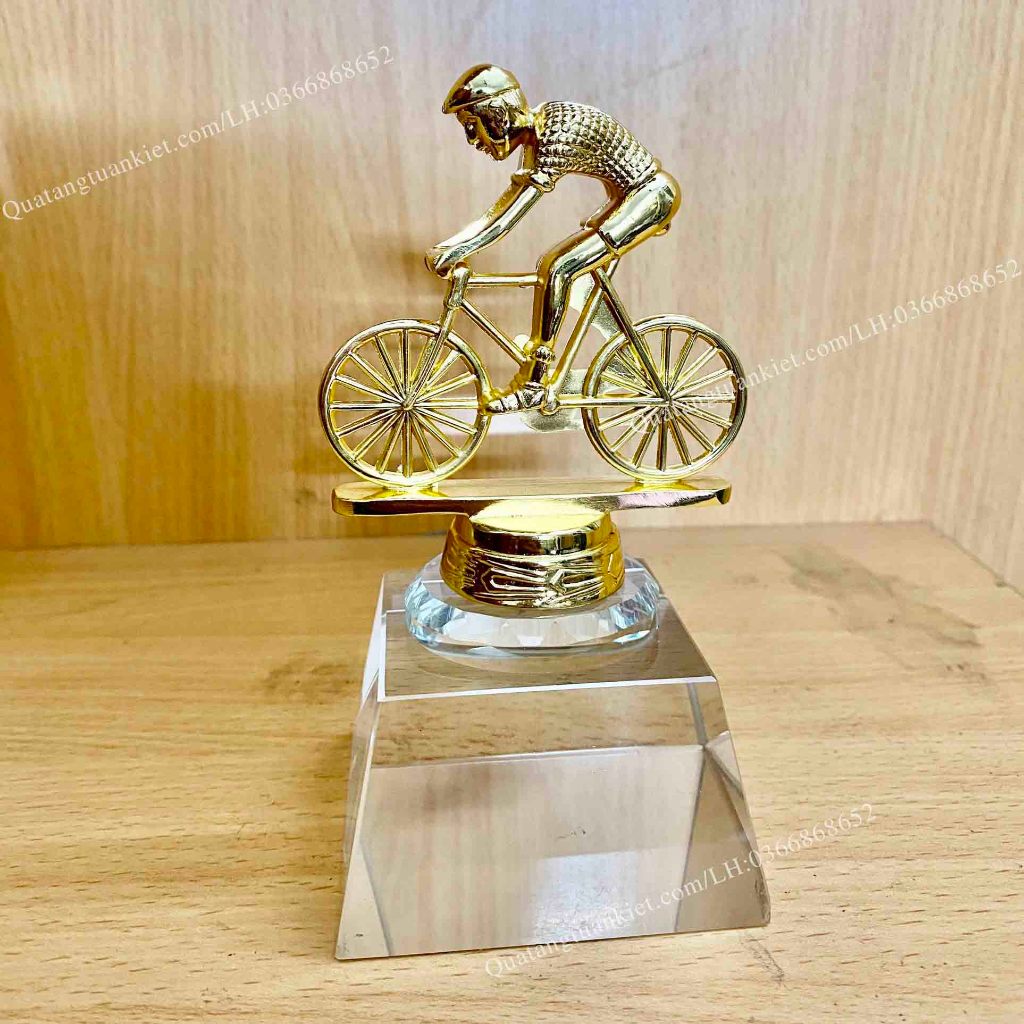 Cúp pha lê + Kim loại mạ vàng giải đua xe đạp
