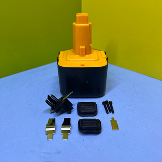 Vỏ pin Dewalt và Black&decker 12v chọt