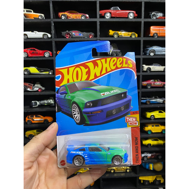 Xe mô hình Hot Wheels 07 FORD MUSTANG card Mỹ - Red - tỉ lệ 1:64