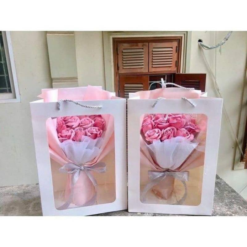 Túi giấy mặt kính đựng hoa,quà,túi giấy kraff