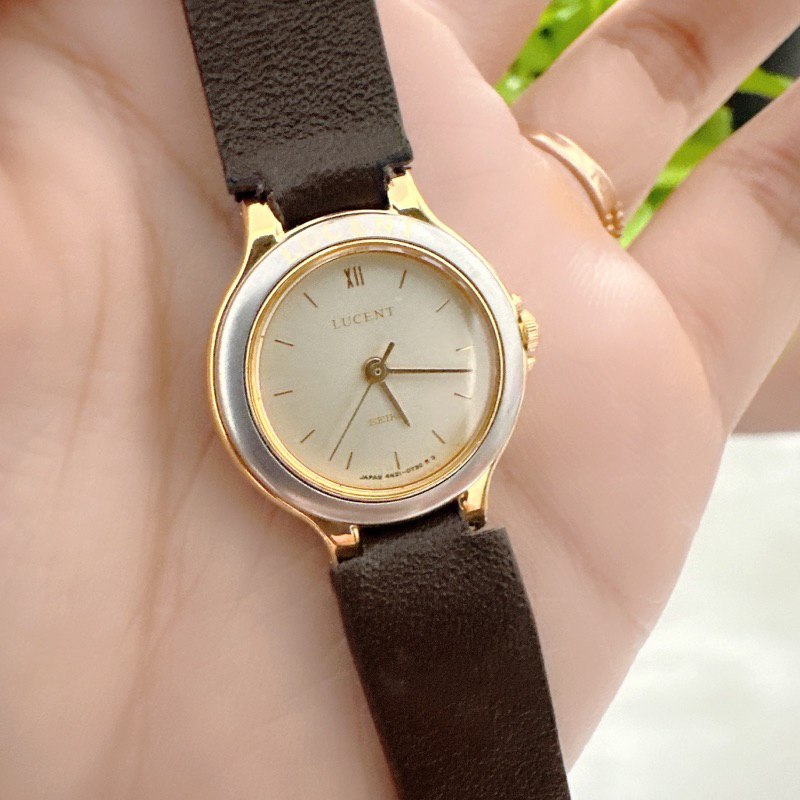 Đồng hồ nữ si nhật hiệu Seiko Lucent