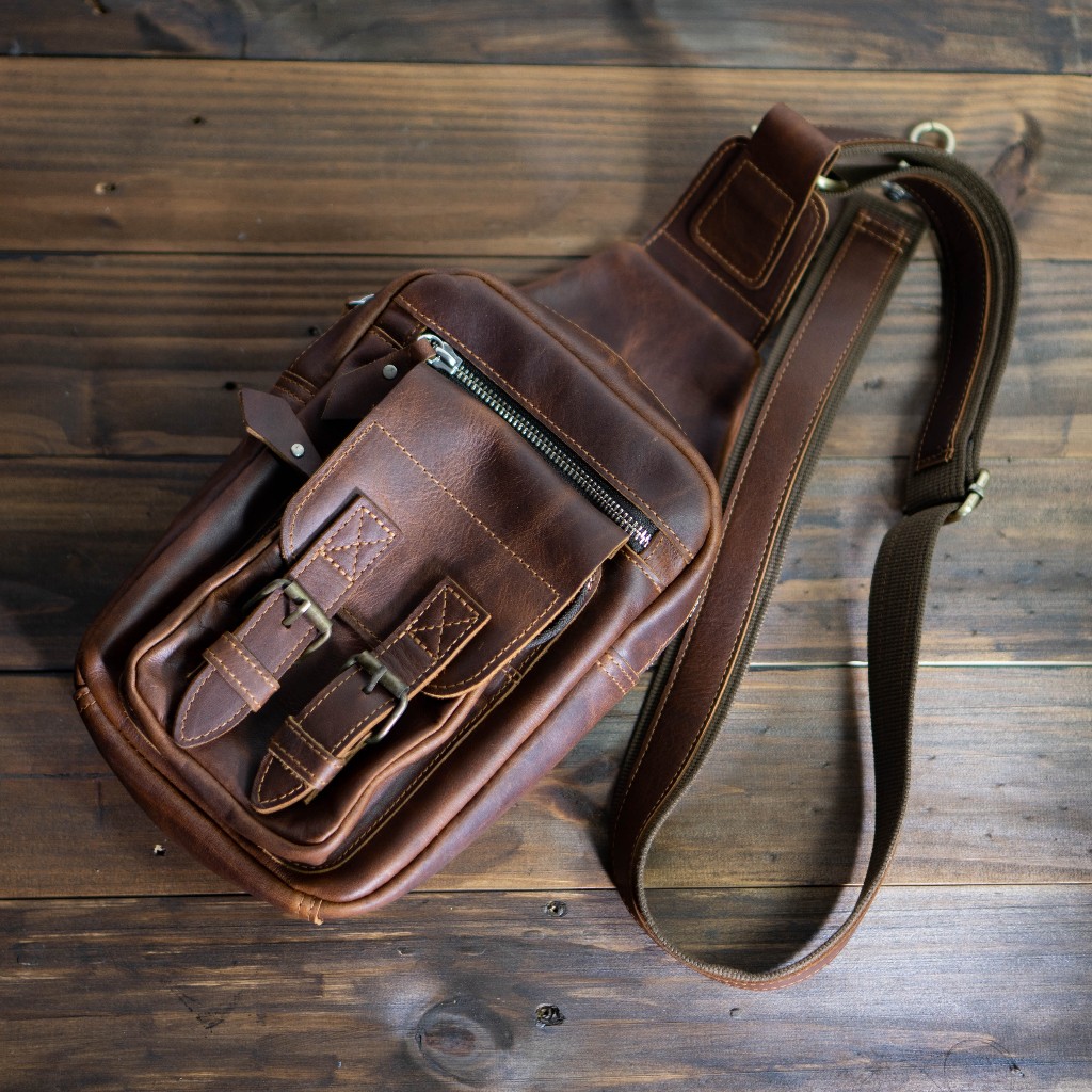 Túi đeo chéo da bò sáp ngựa điên Biker nâu bò - Manuk Leather Design