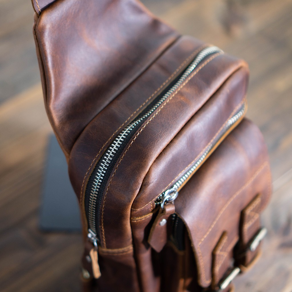 Túi đeo chéo da bò sáp ngựa điên Biker nâu bò - Manuk Leather Design