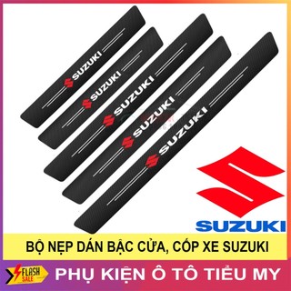 SUZUKI - Bộ 9 Miếng Dán Chống Trầy Xước Có Logo Hãng SUZUKI Bảo Vệ Bậc Cửa Và Cốp Xe, Sợi Cacbon