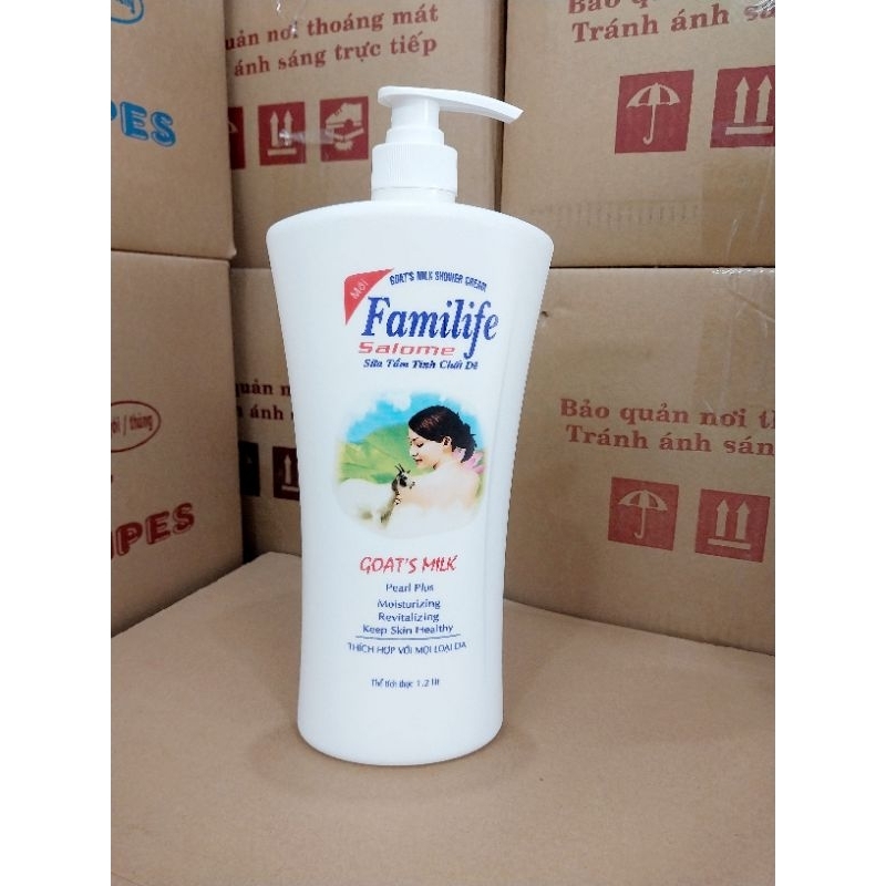 Sữa Tắm Trắng Da Tinh Chất Dê Familife 1.2L