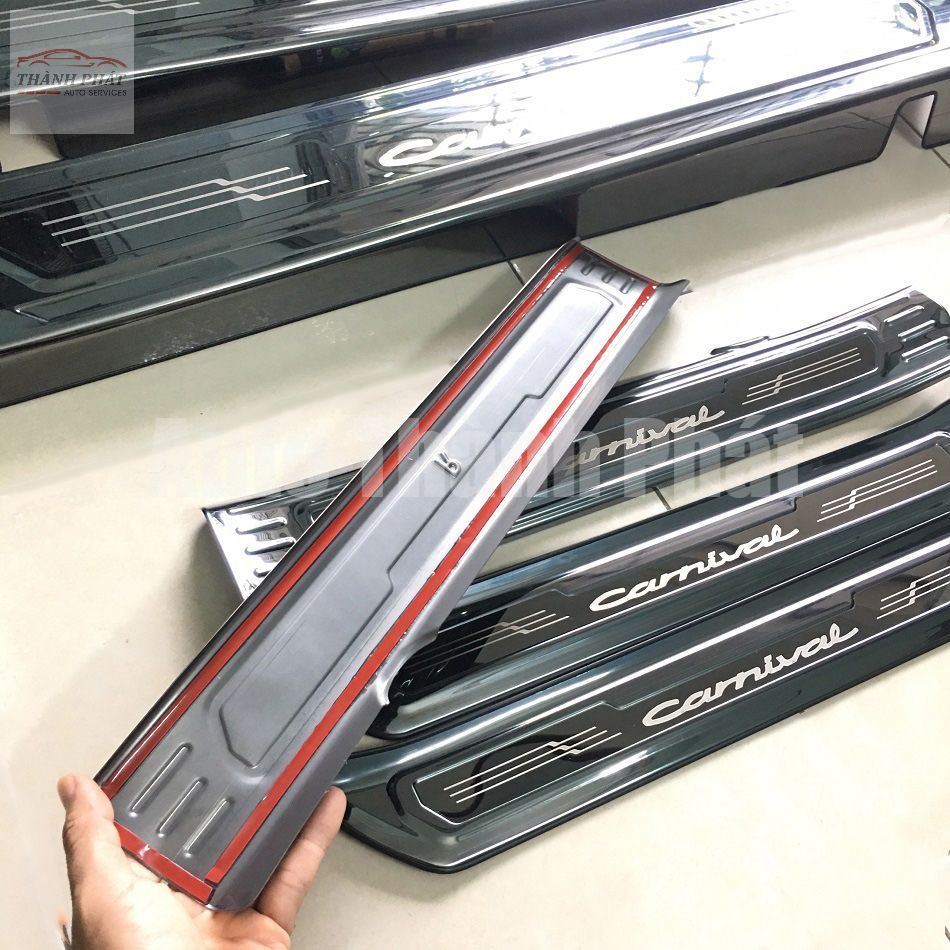 Ốp Bậc Cửa, Nẹp Bước Chân Titan Cao Cấp Xe Kia Carnival 2022- 2023 Full Bộ 6 Chi Tiết