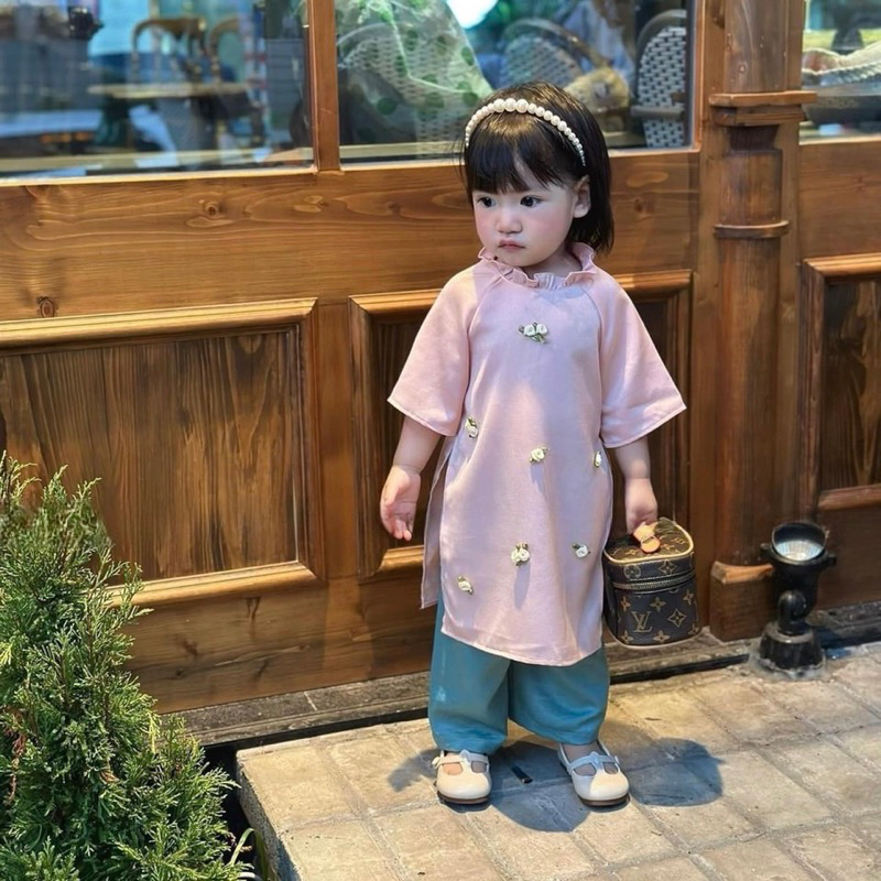 Set áo dài cách tân đính hoa kèm quần và khăn trùm đầu cho bé gái 10-30kg
