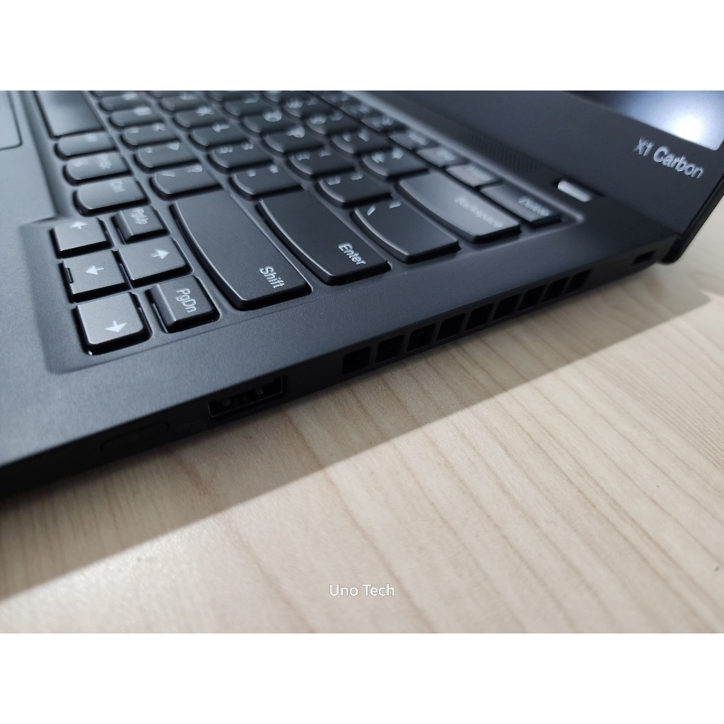 Laptop Lenovo Thinkpad X1 Carbon Gen 7 - Core I7-8565U RAM 16GB/SSD 512GB - Dòng Doanh nhân Mỏng nhẹ nhất 1.13kg