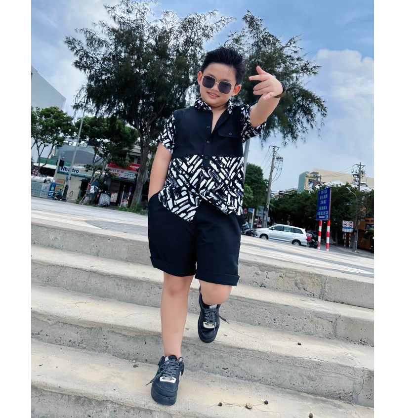 Áo sơ mi đen phối họa tiết đẹp lạ ngắn tay vải mềm thấm hút mồ hôi cho bé đi học đi chơi đi tiệc size nhí đại