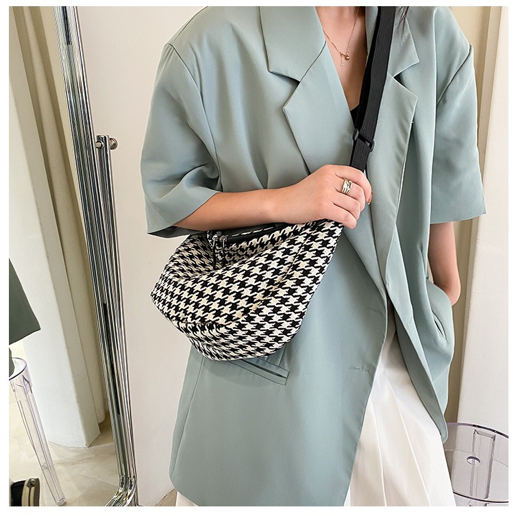 Túi đeo chéo túi tote Hàn Quốc unisex hot kẻ sọc basic phong cách trẻ trung năng động