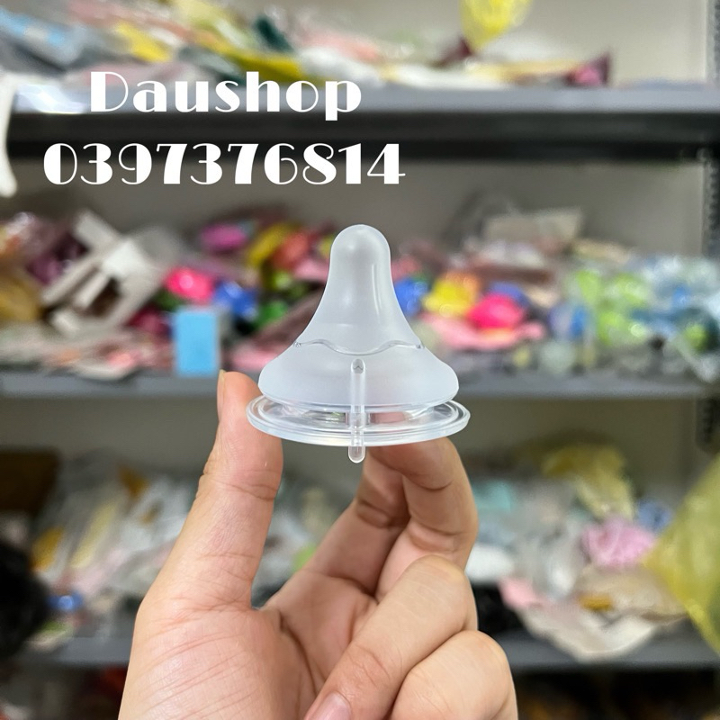 Núm ti cổ rộng silicon siêu mềm thế hệ thứ 3 có chỉnh khớp ngậm cho bé