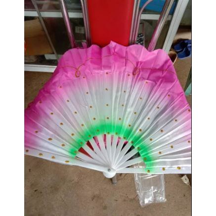 Đôi quạt múa nan nhựa phun kim tuyến, pha màu, siêu lụa, siêu bền. dài rộng 48cm giárẻ