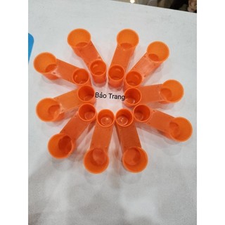 Máng uống nước tự động nút chai cho chim, gà _ Bảo Trang.