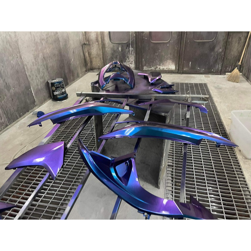 Màu xanh pha lê 3D titan