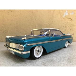 Mô hình xe cổ Impla 1959 1:24