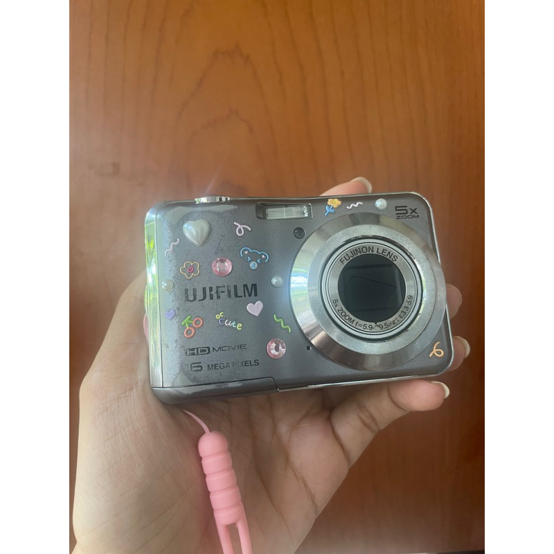 Máy ảnh digital siêu xinh Fujifilm FinePix AX600 màu ảnh vintage