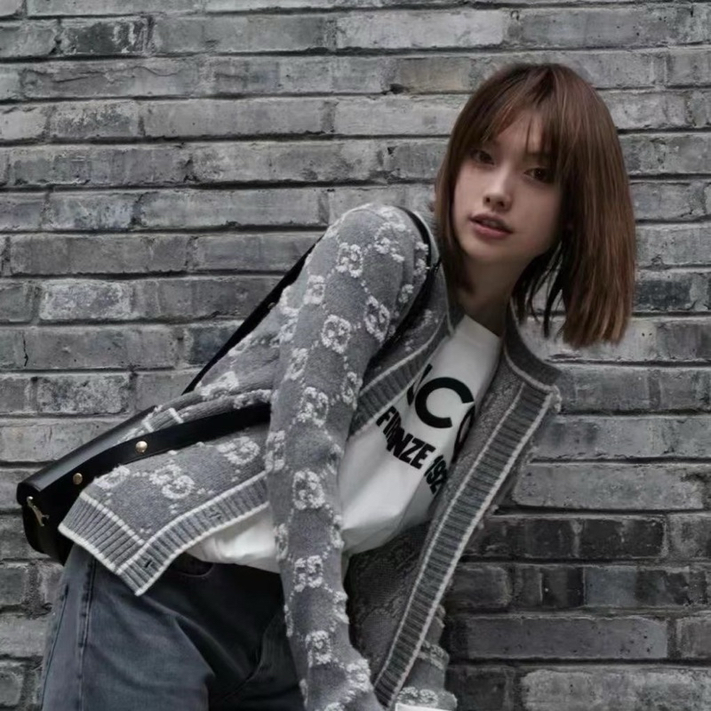 Áo Khoác Len Cadigan Phối logo Lông Ss23 Đang Hot