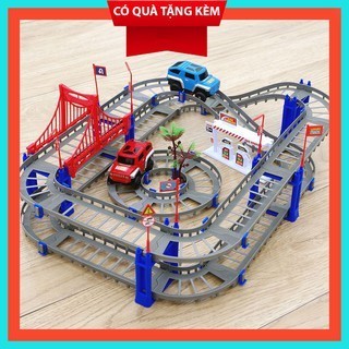 Đồ chơi lắp ráp đường đua giúp bé trai phát triển khả năng sáng tạo