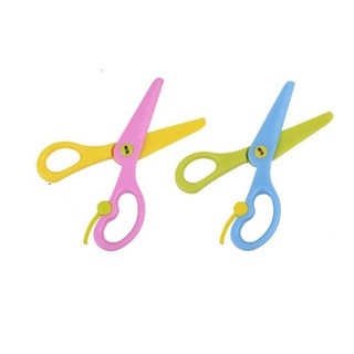 Kéo nhựa an toàn cho bé tập cắt