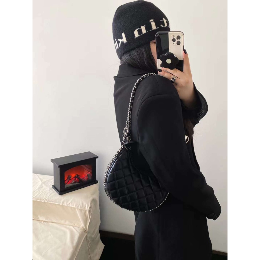 Túi xách ô trám viền dây xích , The Peace