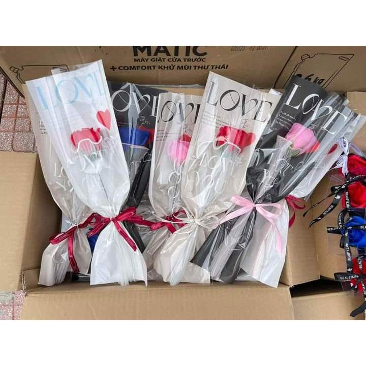 Combo 10 bó hoa sáp túi chữ LOVE siêu xinh như hình