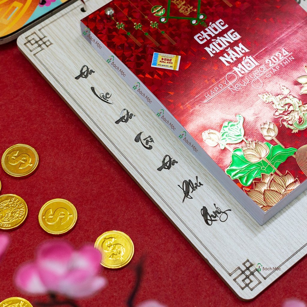 Lịch Treo Tường Năm 2024 Làm Từ Gỗ Công Nghiệp Tặng Kèm Đinh 3 Chân Hoặc Móc Dán Tường