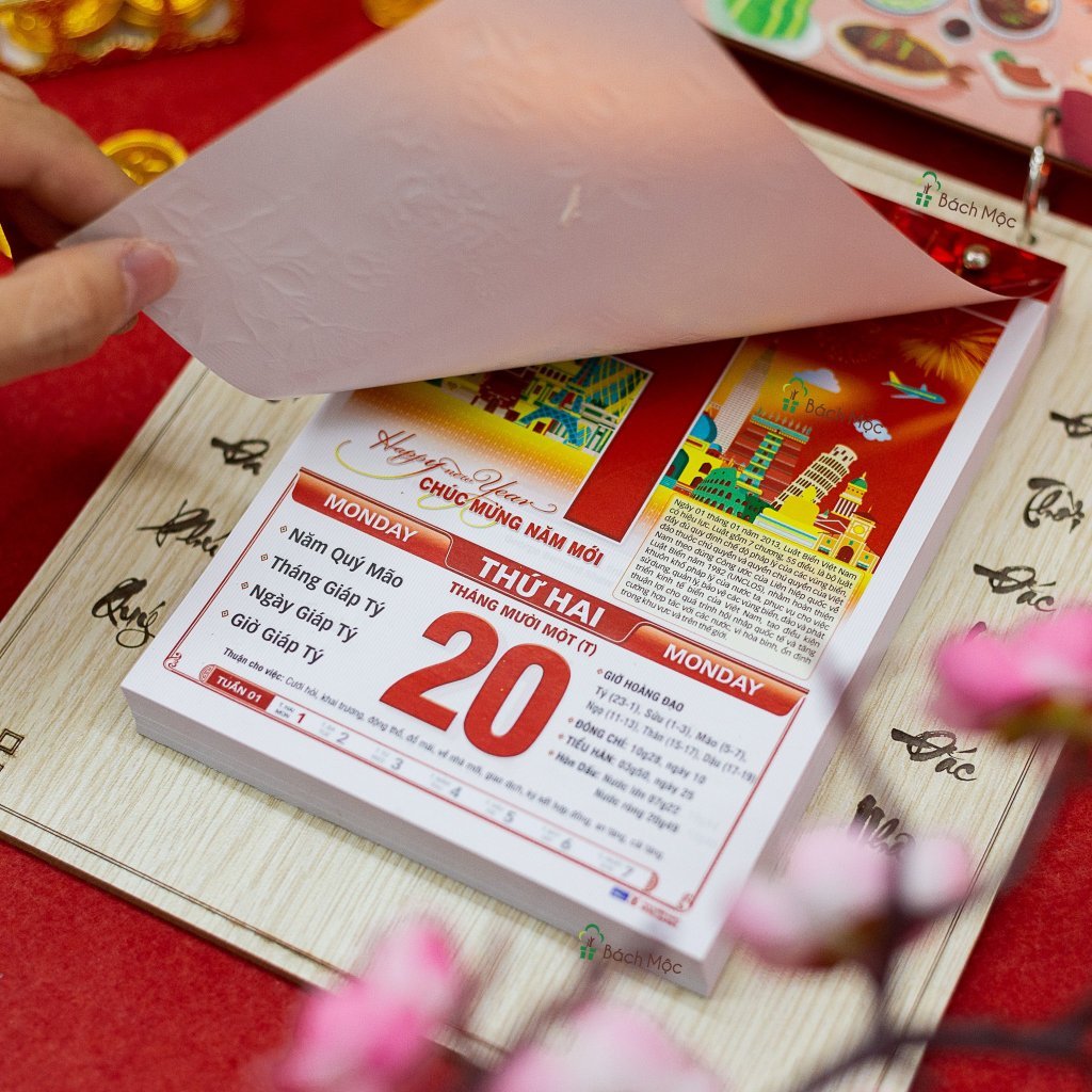 Lịch Treo Tường Năm 2024 Làm Từ Gỗ Công Nghiệp Tặng Kèm Đinh 3 Chân Hoặc Móc Dán Tường