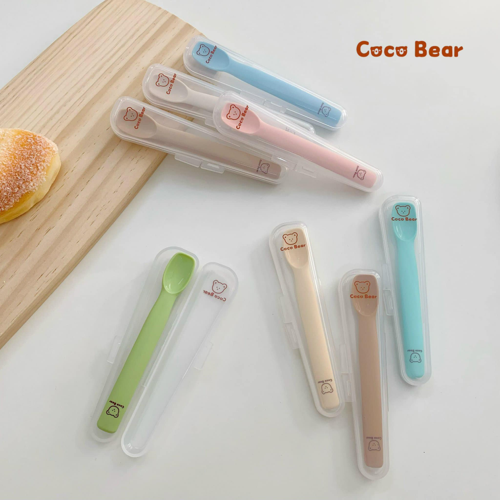 Thìa  Ăn Dặm Silicon Coco Bear Phong Cách Hàn Quốc Siêu Mềm Cho Bé Tập Ăn Dặm Có Hộp Tiện Lợi Màu Pastel