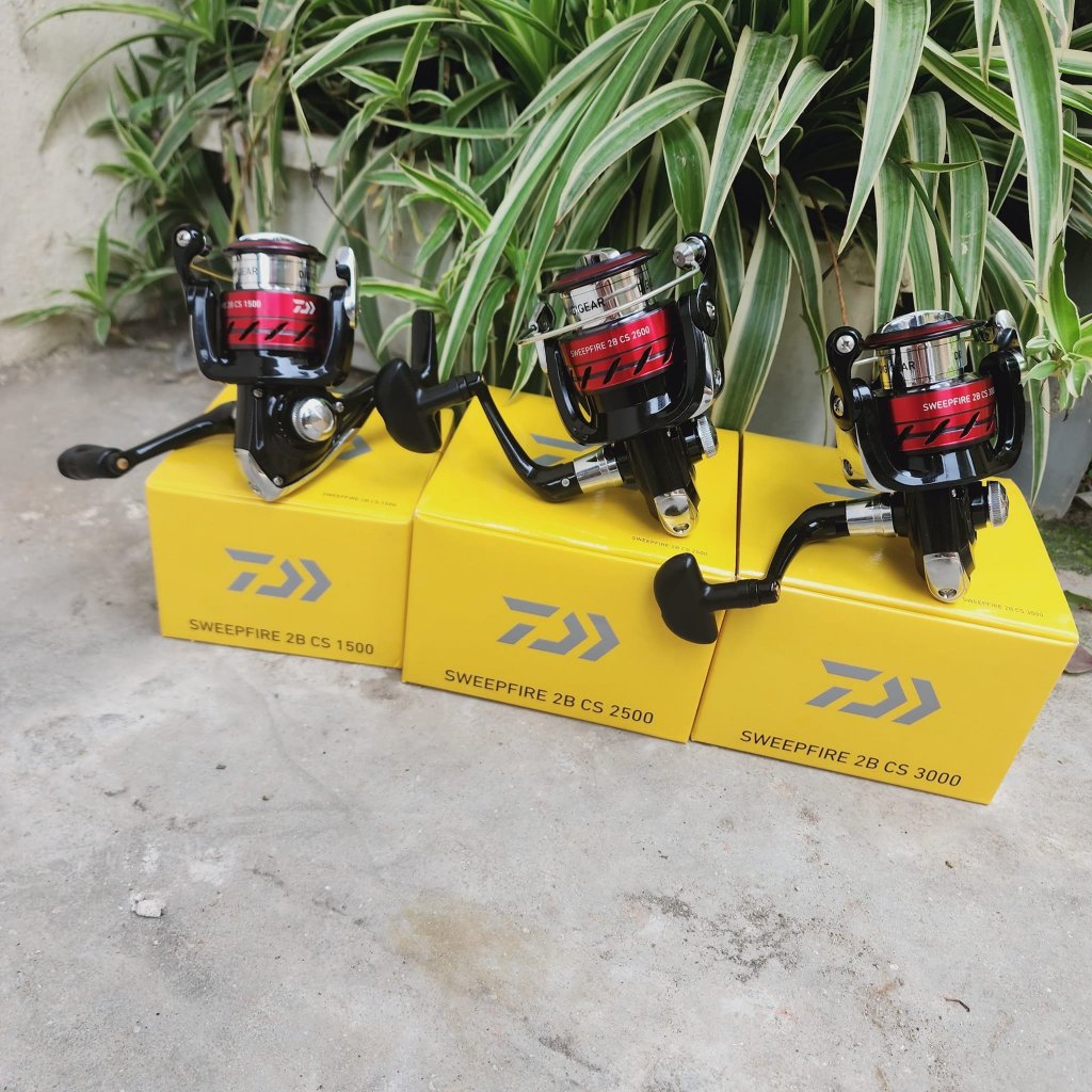 Máy Câu Cá Daiwa Sweepfire 2B CS .Có Size 1500 - 2500 -3000-4000
