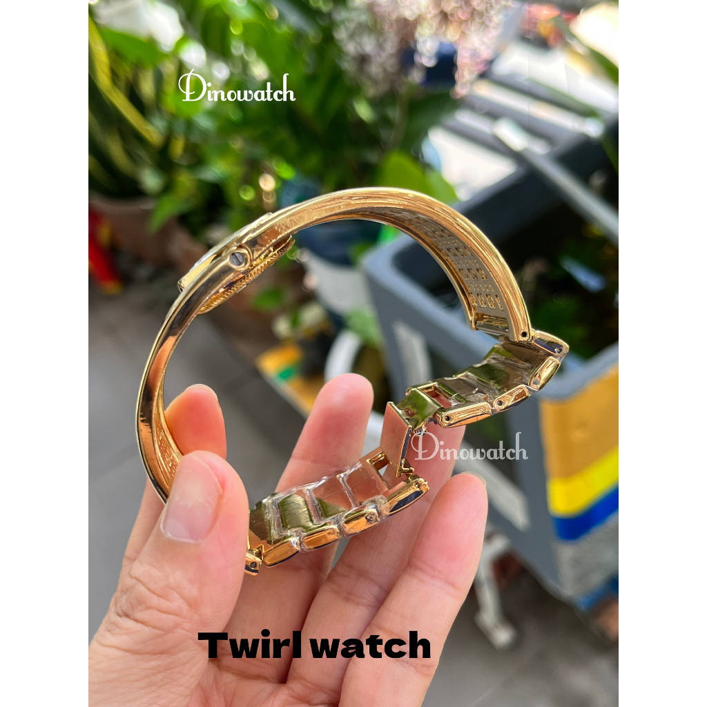 Đồng Hồ Nữ Twirl Gold Tone Bangle guchi YA112 Dây Thép Bọc Da Kiểu Lắc Tay , Size 36mm