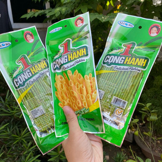 Snack 1 cọng hành que cay ăn vặt tuổi thơ