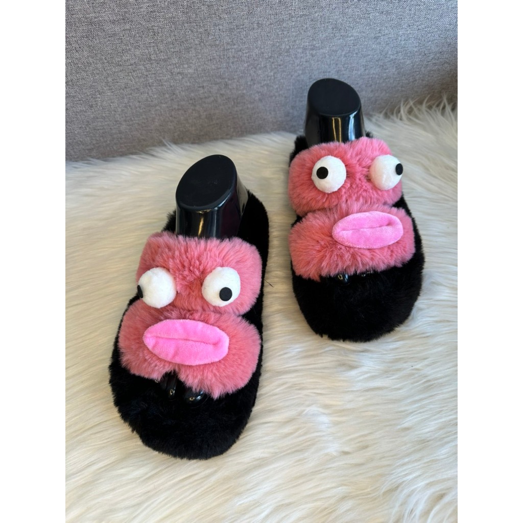 DÉP NỮ . dép lê .dép lông quai ngang gắn sticker mắt môi siêu cute