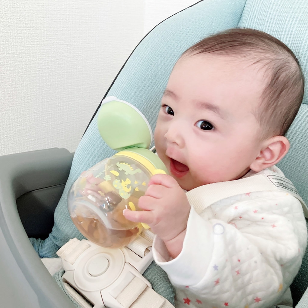 Bình nước Combi LakuMug bước 5 dung tích 240ml Khủng long