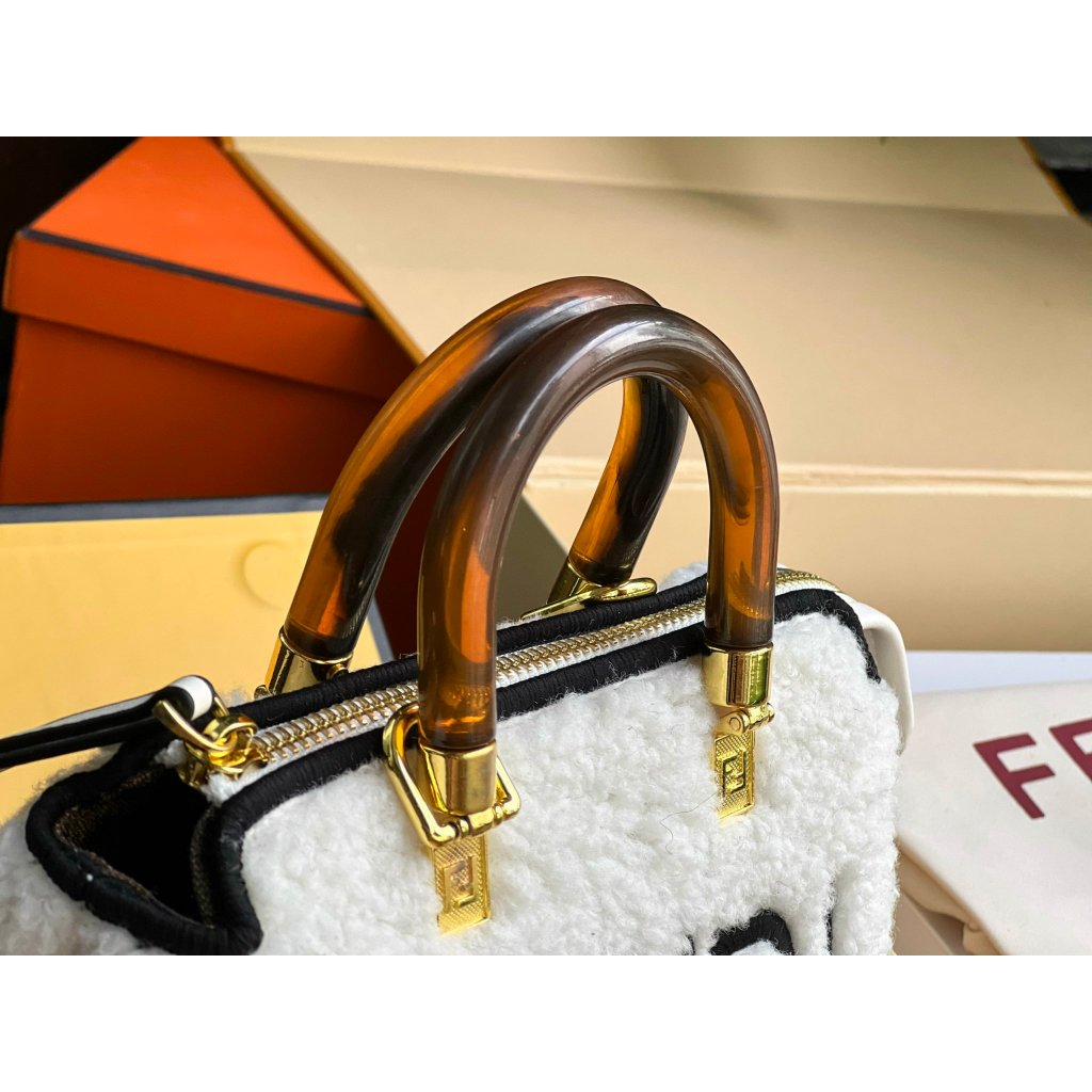 TÚI FENDI LÔNG QUAI XÁCH SZ19