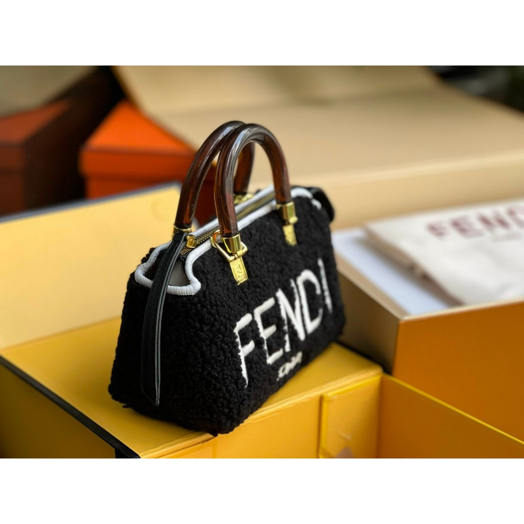 TÚI FENDI LÔNG QUAI XÁCH SZ19