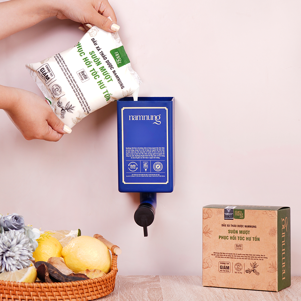 Chai refill NAM NUNG không lõi bảo vệ môi trường dung tích 500ml màu ngẫu nhiên