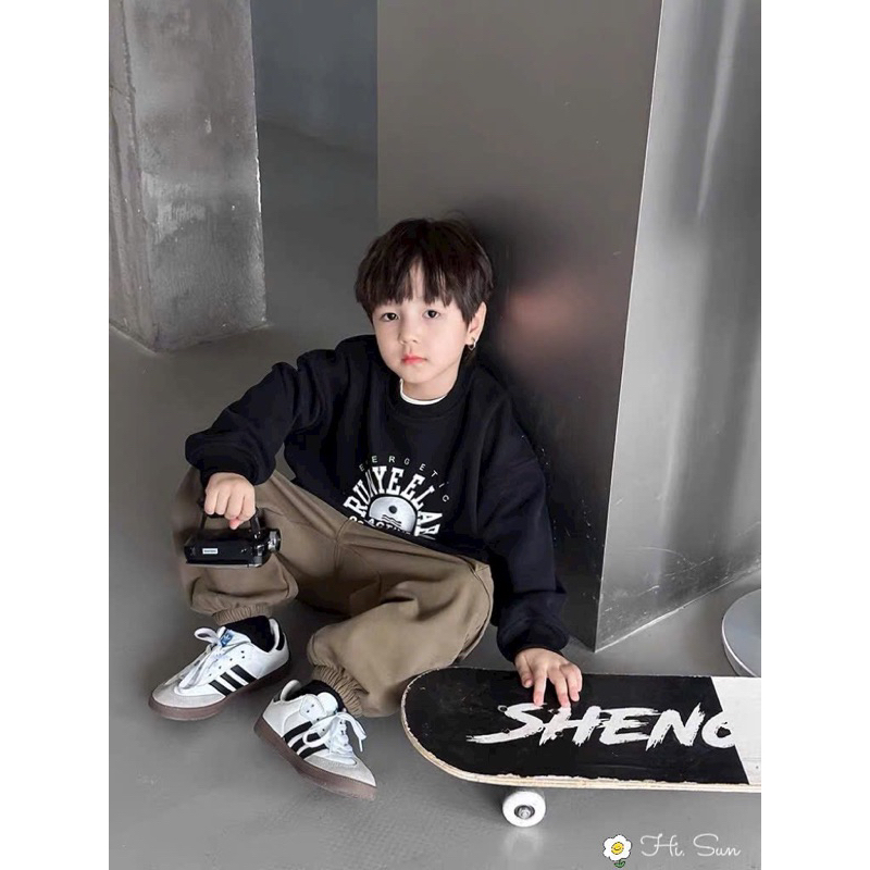 Set bé trai áo nỉ bông quần kaki túi hộp