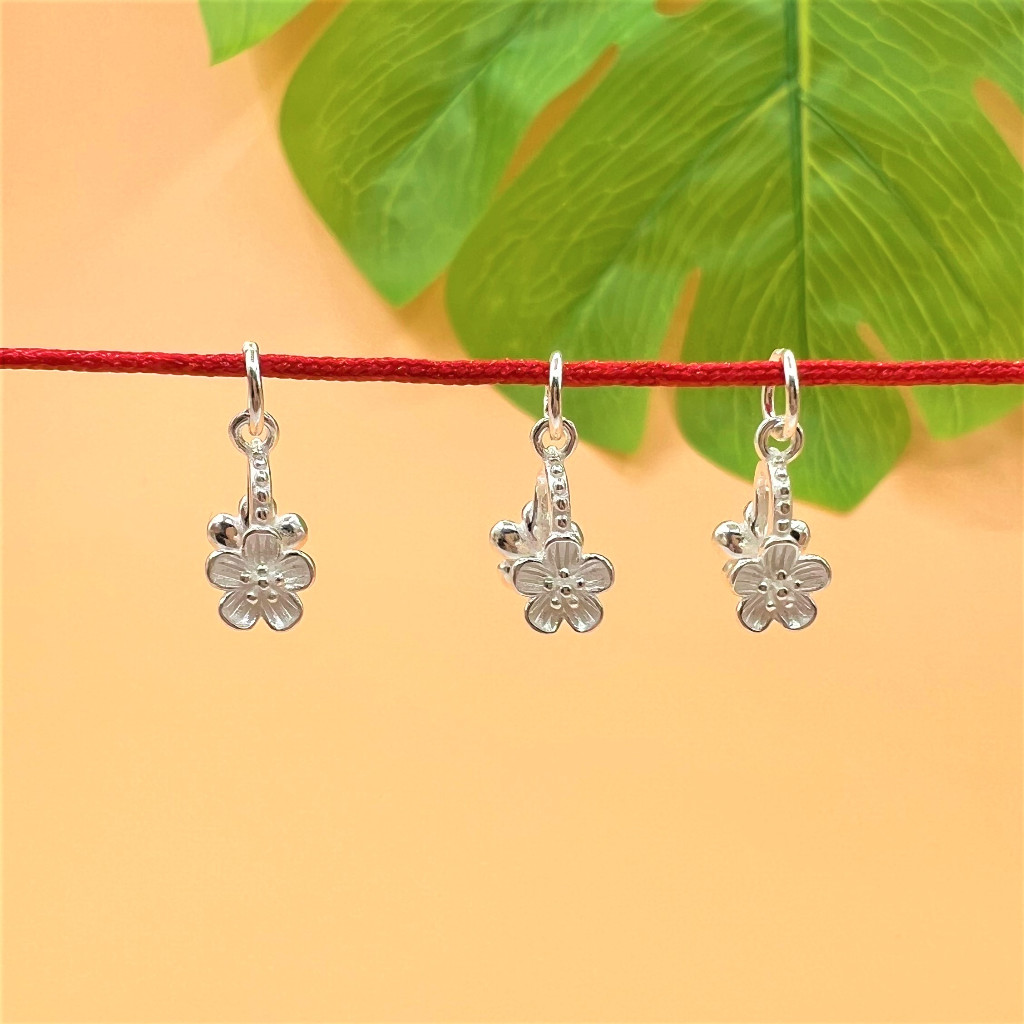 Charm móc đồng điếu có khắc 2 bông hoa mai bạc 925 cỡ bé - Charm Bạc 925 - Mã CB1180
