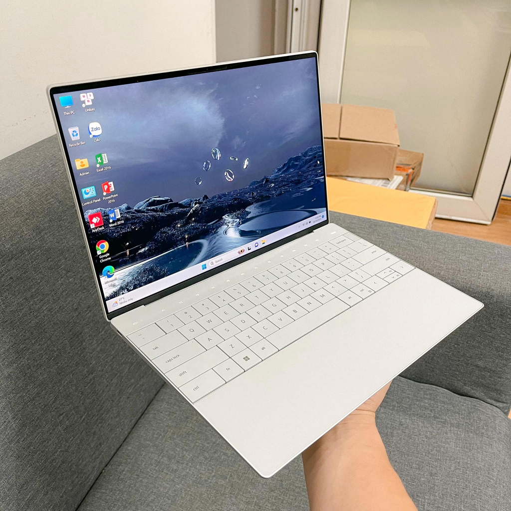 Máy Tính Bảng Dell XPS 9310 SSD 512gb Lưu trữ lớn. Core / i5-1135G7 / Ram 16gb / màn full hd cảm ứng