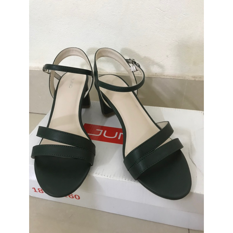 Sandal nữ tặng kèm sản phẩm