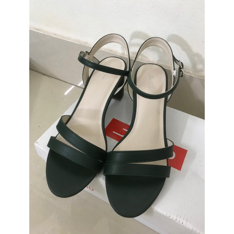 Sandal nữ tặng kèm sản phẩm