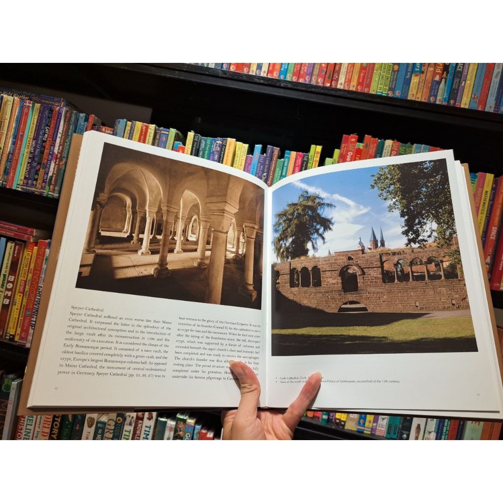 Sách - Romanesque Art