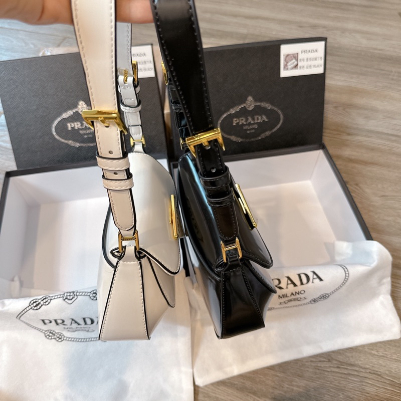 Túi xách nữ pra da mẫu mới nhất chất da bóng mịn fullbox