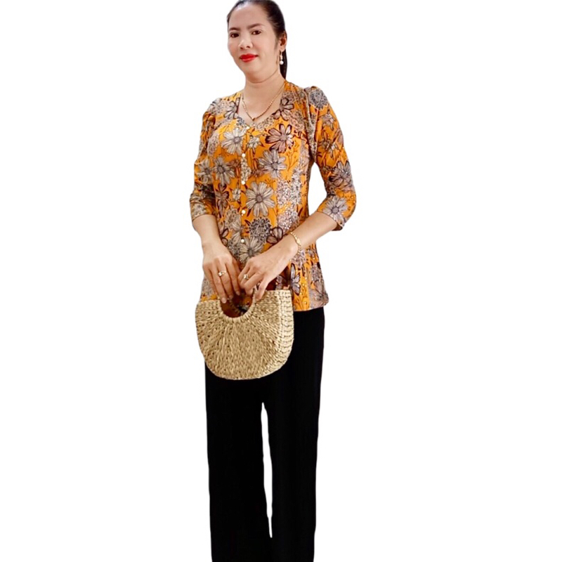 Áo bà ba tay lỡ cổ vuông