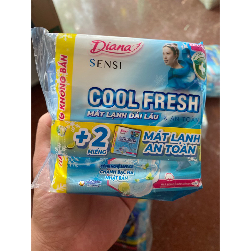 Băng vệ sinh hàng ngày Diana Sensi Cool Fresh 20 miếng